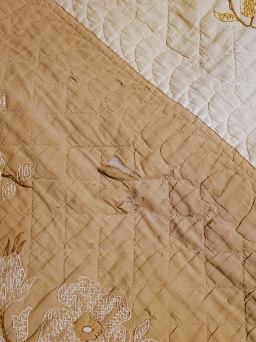 Vintage quilt - Picture 4 of 6
